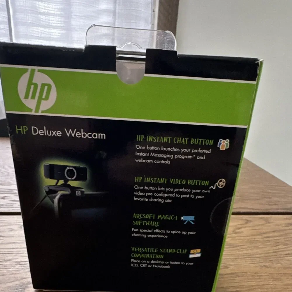 HP Deluxe WebCam USB 2.0 30fps 8MP Clip-On Face Tracking Wide Mic Black